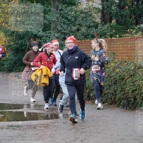 07.12.2025 - St. Pauli X-Mass-Run No. 15 Michael Burmester http://msf.ph/oto/9404513 07.12.2025 11:04:44 Laufen 2237, 2240, 3956, 1961 meine-sportfotos.de