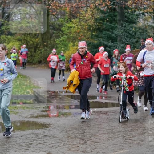 07.12.2025 - St. Pauli X-Mass-Run No. 15 Michael Burmester http://msf.ph/oto/9404522 07.12.2025 11:04:47 Laufen 24, 1961 meine-sportfotos.de