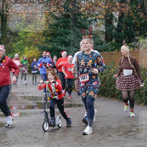 07.12.2025 - St. Pauli X-Mass-Run No. 15 Michael Burmester http://msf.ph/oto/9404524 07.12.2025 11:04:48 Laufen 1961 meine-sportfotos.de