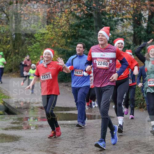 07.12.2025 - St. Pauli X-Mass-Run No. 15 Michael Burmester http://msf.ph/oto/9404539 07.12.2025 11:04:52 Laufen 2237, 1632, 2240, 8, 2236 meine-sportfotos.de