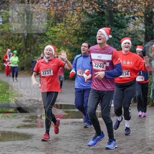 07.12.2025 - St. Pauli X-Mass-Run No. 15 Michael Burmester http://msf.ph/oto/9404541 07.12.2025 11:04:52 Laufen 2237, 1637, 5, 2240, 234, 2498, 2236 meine-sportfotos.de
