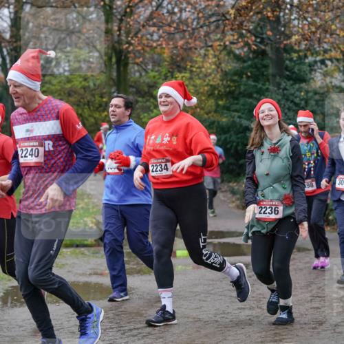 07.12.2025 - St. Pauli X-Mass-Run No. 15 Michael Burmester http://msf.ph/oto/9404544 07.12.2025 11:04:53 Laufen 2240, 2234, 5, 2237, 15, 2236, 98, 3073 meine-sportfotos.de