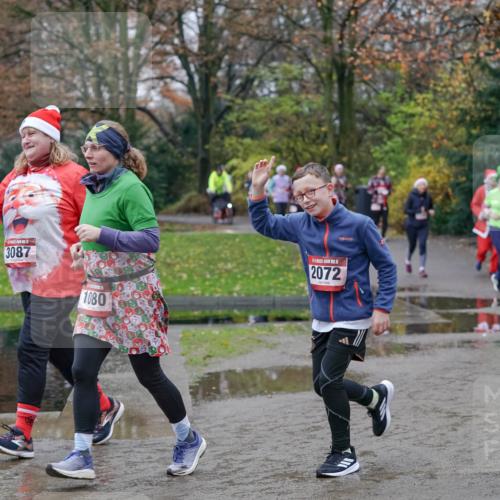 07.12.2025 - St. Pauli X-Mass-Run No. 15 Michael Burmester http://msf.ph/oto/9404569 07.12.2025 11:04:58 Laufen 3087, 1080, 2072, 1388 meine-sportfotos.de
