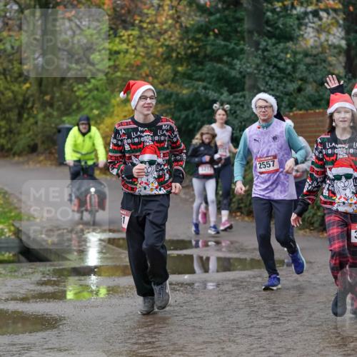 07.12.2025 - St. Pauli X-Mass-Run No. 15 Michael Burmester http://msf.ph/oto/9404605 07.12.2025 11:05:08 Laufen 1, 3217, 2557, 326, 34 meine-sportfotos.de