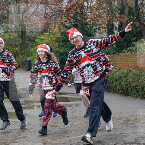07.12.2025 - St. Pauli X-Mass-Run No. 15 Michael Burmester http://msf.ph/oto/9404611 07.12.2025 11:05:10 Laufen 3260, 3158 meine-sportfotos.de