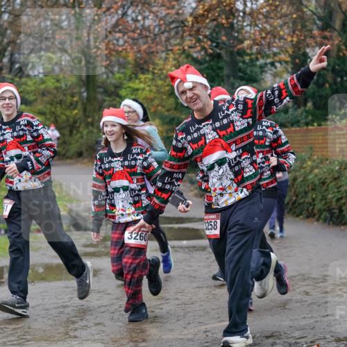 07.12.2025 - St. Pauli X-Mass-Run No. 15 Michael Burmester http://msf.ph/oto/9404612 07.12.2025 11:05:10 Laufen 3260, 3258 meine-sportfotos.de