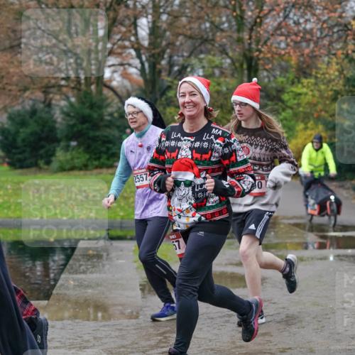 07.12.2025 - St. Pauli X-Mass-Run No. 15 Michael Burmester http://msf.ph/oto/9404616 07.12.2025 11:05:11 Laufen 344, 2557, 57 meine-sportfotos.de