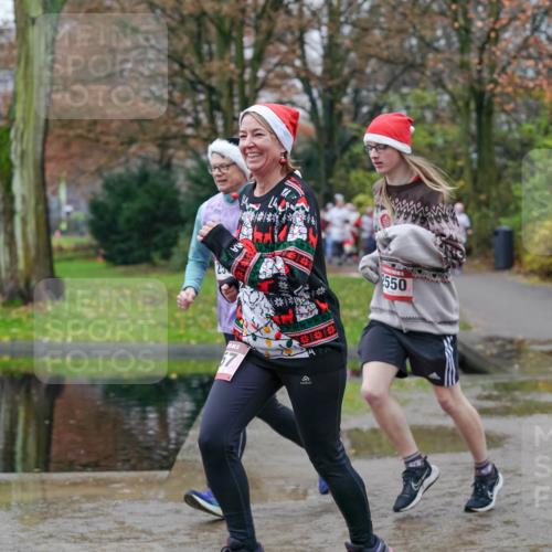 07.12.2025 - St. Pauli X-Mass-Run No. 15 Michael Burmester http://msf.ph/oto/9404618 07.12.2025 11:05:11 Laufen 67, 9, 2550 meine-sportfotos.de
