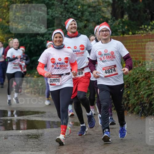 07.12.2025 - St. Pauli X-Mass-Run No. 15 Michael Burmester http://msf.ph/oto/9404642 07.12.2025 11:05:20 Laufen 15, 49, 15, 4824 meine-sportfotos.de