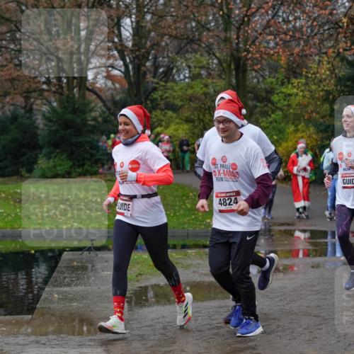 07.12.2025 - St. Pauli X-Mass-Run No. 15 Michael Burmester http://msf.ph/oto/9404646 07.12.2025 11:05:22 Laufen 5, 4824, 2190 meine-sportfotos.de