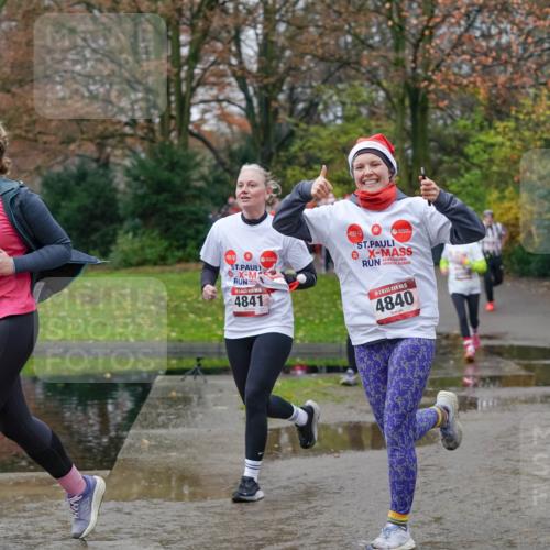07.12.2025 - St. Pauli X-Mass-Run No. 15 Michael Burmester http://msf.ph/oto/9404663 07.12.2025 11:05:26 Laufen 15, 2189, 4841, 15, 4840 meine-sportfotos.de