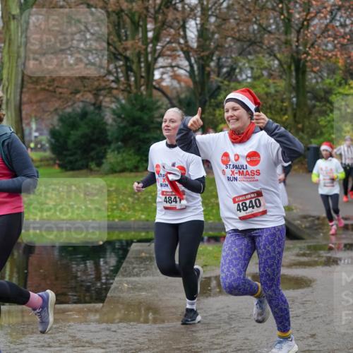 07.12.2025 - St. Pauli X-Mass-Run No. 15 Michael Burmester http://msf.ph/oto/9404664 07.12.2025 11:05:26 Laufen 18, 4841, 15, 4840 meine-sportfotos.de