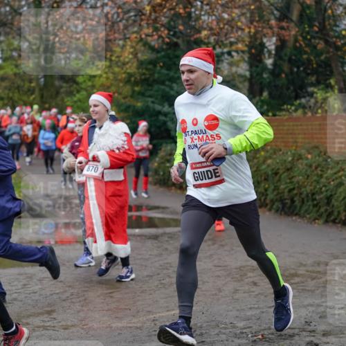 07.12.2025 - St. Pauli X-Mass-Run No. 15 Michael Burmester http://msf.ph/oto/9404680 07.12.2025 11:05:30 Laufen 870, 448 meine-sportfotos.de
