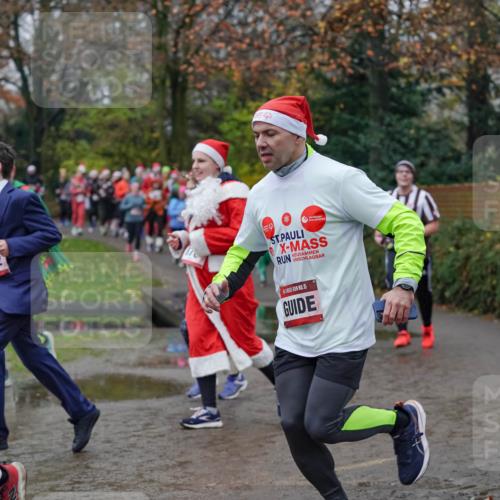 07.12.2025 - St. Pauli X-Mass-Run No. 15 Michael Burmester http://msf.ph/oto/9404682 07.12.2025 11:05:30 Laufen 3092, 448, 15 meine-sportfotos.de