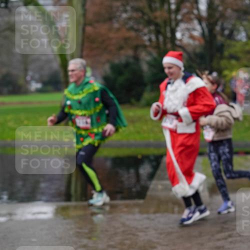07.12.2025 - St. Pauli X-Mass-Run No. 15 Michael Burmester http://msf.ph/oto/9404686 07.12.2025 11:05:31 Laufen  meine-sportfotos.de
