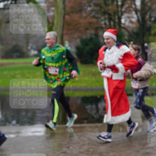 07.12.2025 - St. Pauli X-Mass-Run No. 15 Michael Burmester http://msf.ph/oto/9404687 07.12.2025 11:05:31 Laufen  meine-sportfotos.de