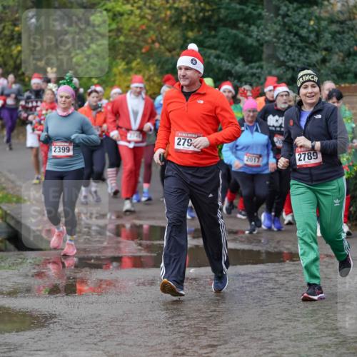 07.12.2025 - St. Pauli X-Mass-Run No. 15 Michael Burmester http://msf.ph/oto/9404701 07.12.2025 11:05:36 Laufen 2746, 2399, 15, 279, 2017, 2789 meine-sportfotos.de