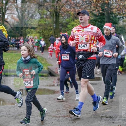 07.12.2025 - St. Pauli X-Mass-Run No. 15 Michael Burmester http://msf.ph/oto/9404770 07.12.2025 11:05:51 Laufen 100, 15, 4654, 4655, 15, 4647, 4644 meine-sportfotos.de