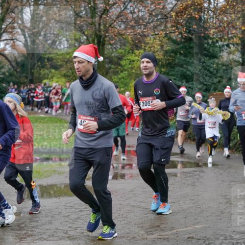 07.12.2025 - St. Pauli X-Mass-Run No. 15 Michael Burmester http://msf.ph/oto/9404775 07.12.2025 11:05:52 Laufen 4655, 40, 2055, 1999, 4648 meine-sportfotos.de