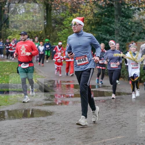 07.12.2025 - St. Pauli X-Mass-Run No. 15 Michael Burmester http://msf.ph/oto/9404780 07.12.2025 11:05:53 Laufen 2387, 15, 4648, 2813, 1999, 1938 meine-sportfotos.de