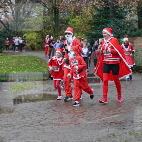 07.12.2025 - St. Pauli X-Mass-Run No. 15 Michael Burmester http://msf.ph/oto/9404812 07.12.2025 11:06:02 Laufen 2044, 2048, 2050, 2405 meine-sportfotos.de