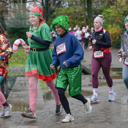 07.12.2025 - St. Pauli X-Mass-Run No. 15 Michael Burmester http://msf.ph/oto/9404838 07.12.2025 11:06:08 Laufen 2497, 2527, 3027, 2655, 238 meine-sportfotos.de
