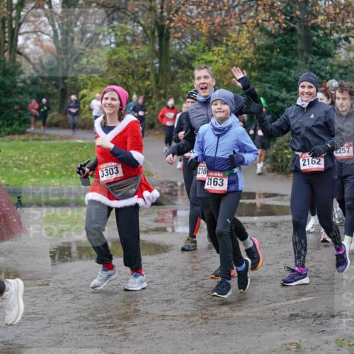 07.12.2025 - St. Pauli X-Mass-Run No. 15 Michael Burmester http://msf.ph/oto/9404854 07.12.2025 11:06:11 Laufen 230, 3303, 216, 2163, 257, 2162, 624 meine-sportfotos.de