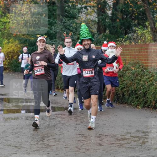 07.12.2025 - St. Pauli X-Mass-Run No. 15 Michael Burmester http://msf.ph/oto/9404879 07.12.2025 11:06:18 Laufen 15, 2431, 2426, 2495 meine-sportfotos.de