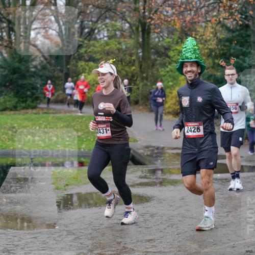 07.12.2025 - St. Pauli X-Mass-Run No. 15 Michael Burmester http://msf.ph/oto/9404886 07.12.2025 11:06:19 Laufen 431, 2426, 456, 74 meine-sportfotos.de