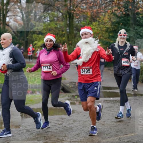 07.12.2025 - St. Pauli X-Mass-Run No. 15 Michael Burmester http://msf.ph/oto/9404898 07.12.2025 11:06:22 Laufen 2456, 5, 2774, 15, 2495, 4884 meine-sportfotos.de