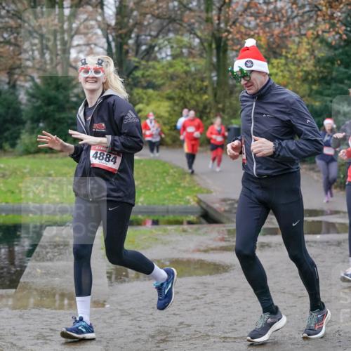 07.12.2025 - St. Pauli X-Mass-Run No. 15 Michael Burmester http://msf.ph/oto/9404904 07.12.2025 11:06:23 Laufen 4884, 2449, 2707 meine-sportfotos.de