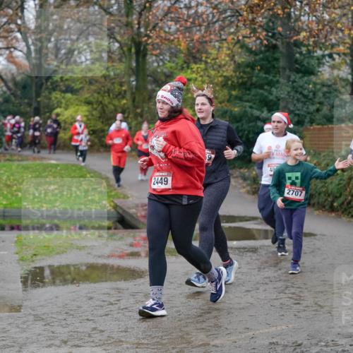 07.12.2025 - St. Pauli X-Mass-Run No. 15 Michael Burmester http://msf.ph/oto/9404907 07.12.2025 11:06:24 Laufen 2449, 48, 2707, 2709 meine-sportfotos.de