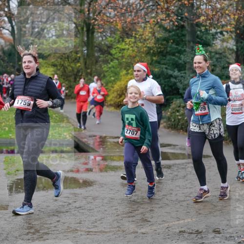 07.12.2025 - St. Pauli X-Mass-Run No. 15 Michael Burmester http://msf.ph/oto/9404911 07.12.2025 11:06:25 Laufen 5, 1759, 2449, 2707, 09 meine-sportfotos.de