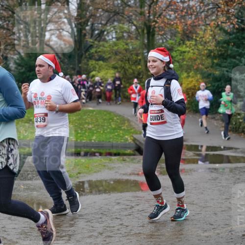 07.12.2025 - St. Pauli X-Mass-Run No. 15 Michael Burmester http://msf.ph/oto/9404917 07.12.2025 11:06:26 Laufen 9, 4839, 7081 meine-sportfotos.de