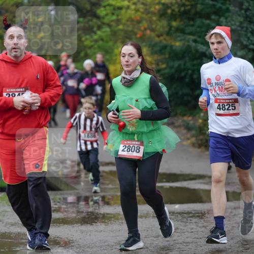 07.12.2025 - St. Pauli X-Mass-Run No. 15 Michael Burmester http://msf.ph/oto/9404932 07.12.2025 11:06:32 Laufen 15, 20, 1886, 15, 2808, 15, 4825, 2419 meine-sportfotos.de