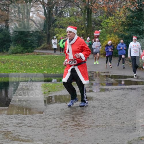 07.12.2025 - St. Pauli X-Mass-Run No. 15 Michael Burmester http://msf.ph/oto/9405014 07.12.2025 11:06:54 Laufen 2226, 2225, 2595 meine-sportfotos.de