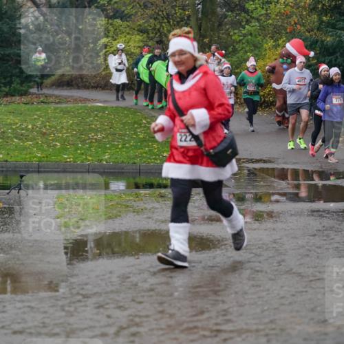 07.12.2025 - St. Pauli X-Mass-Run No. 15 Michael Burmester http://msf.ph/oto/9405017 07.12.2025 11:06:55 Laufen 222, 818, 2572, 4653, 776, 2595 meine-sportfotos.de