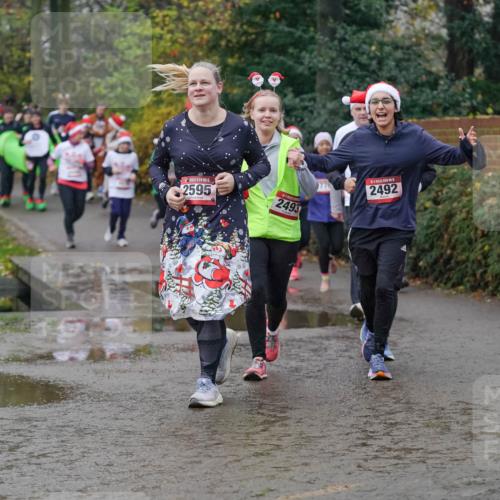 07.12.2025 - St. Pauli X-Mass-Run No. 15 Michael Burmester http://msf.ph/oto/9405020 07.12.2025 11:06:56 Laufen 15, 2595, 2493, 2492 meine-sportfotos.de