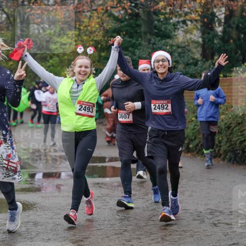 07.12.2025 - St. Pauli X-Mass-Run No. 15 Michael Burmester http://msf.ph/oto/9405026 07.12.2025 11:06:57 Laufen 5, 2595, 2493, 3607, 15, 2492 meine-sportfotos.de