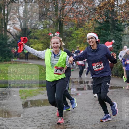 07.12.2025 - St. Pauli X-Mass-Run No. 15 Michael Burmester http://msf.ph/oto/9405031 07.12.2025 11:06:58 Laufen 2493, 1, 2492, 776, 2621 meine-sportfotos.de