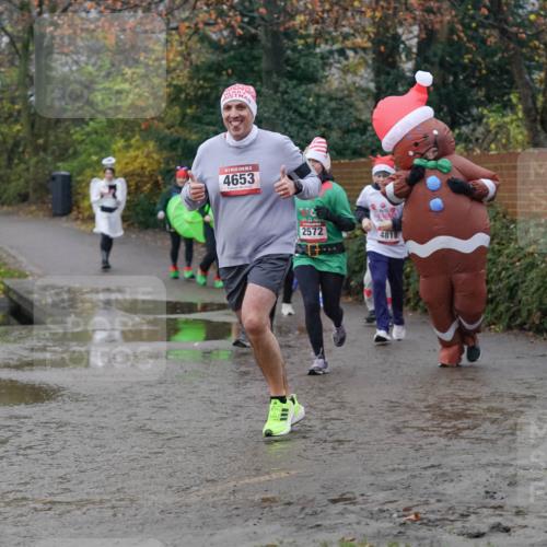 07.12.2025 - St. Pauli X-Mass-Run No. 15 Michael Burmester http://msf.ph/oto/9405048 07.12.2025 11:07:03 Laufen 4653, 2572, 4818 meine-sportfotos.de
