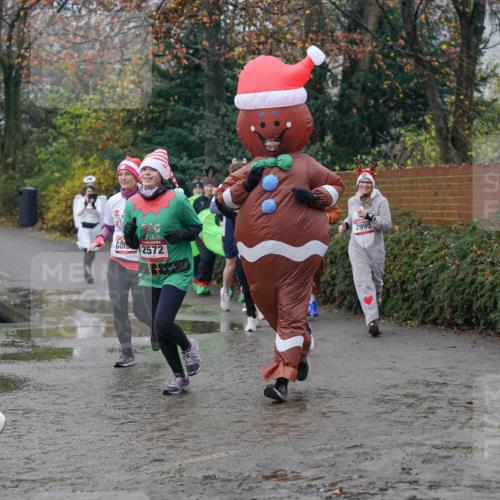 07.12.2025 - St. Pauli X-Mass-Run No. 15 Michael Burmester http://msf.ph/oto/9405053 07.12.2025 11:07:04 Laufen 4653, 2572, 2995 meine-sportfotos.de
