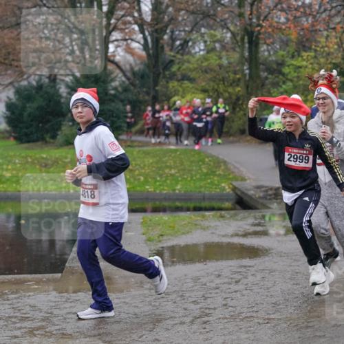 07.12.2025 - St. Pauli X-Mass-Run No. 15 Michael Burmester http://msf.ph/oto/9405068 07.12.2025 11:07:06 Laufen 4818, 2999 meine-sportfotos.de