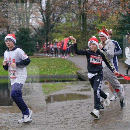 07.12.2025 - St. Pauli X-Mass-Run No. 15 Michael Burmester http://msf.ph/oto/9405069 07.12.2025 11:07:06 Laufen 318, 2999, 3004 meine-sportfotos.de
