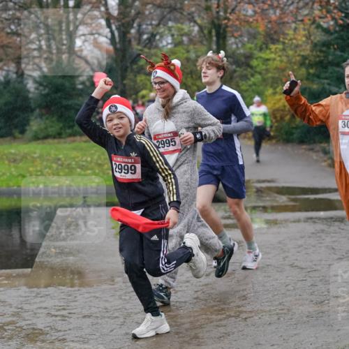 07.12.2025 - St. Pauli X-Mass-Run No. 15 Michael Burmester http://msf.ph/oto/9405070 07.12.2025 11:07:07 Laufen 15, 2999, 15, 2995, 5, 3004 meine-sportfotos.de