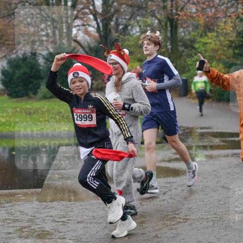 07.12.2025 - St. Pauli X-Mass-Run No. 15 Michael Burmester http://msf.ph/oto/9405071 07.12.2025 11:07:07 Laufen 15, 2999, 5, 3004 meine-sportfotos.de