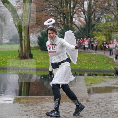 07.12.2025 - St. Pauli X-Mass-Run No. 15 Michael Burmester http://msf.ph/oto/9405100 07.12.2025 11:07:13 Laufen 5, 2412 meine-sportfotos.de