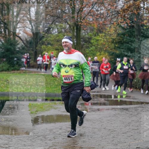 07.12.2025 - St. Pauli X-Mass-Run No. 15 Michael Burmester http://msf.ph/oto/9405107 07.12.2025 11:07:16 Laufen 15, 4651, 704 meine-sportfotos.de