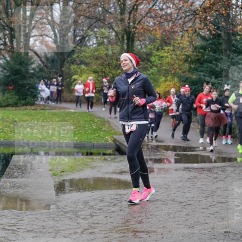 07.12.2025 - St. Pauli X-Mass-Run No. 15 Michael Burmester http://msf.ph/oto/9405112 07.12.2025 11:07:18 Laufen 477, 3235 meine-sportfotos.de