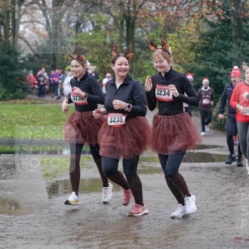 07.12.2025 - St. Pauli X-Mass-Run No. 15 Michael Burmester http://msf.ph/oto/9405127 07.12.2025 11:07:23 Laufen 477, 3236, 3235, 3234, 2676, 2686 meine-sportfotos.de